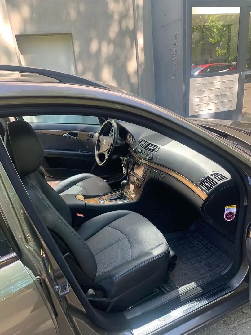 Mercedes-Benz E 320 E 320 T CDI 7G-TRONIC Avantgarde DPF Grau - 2