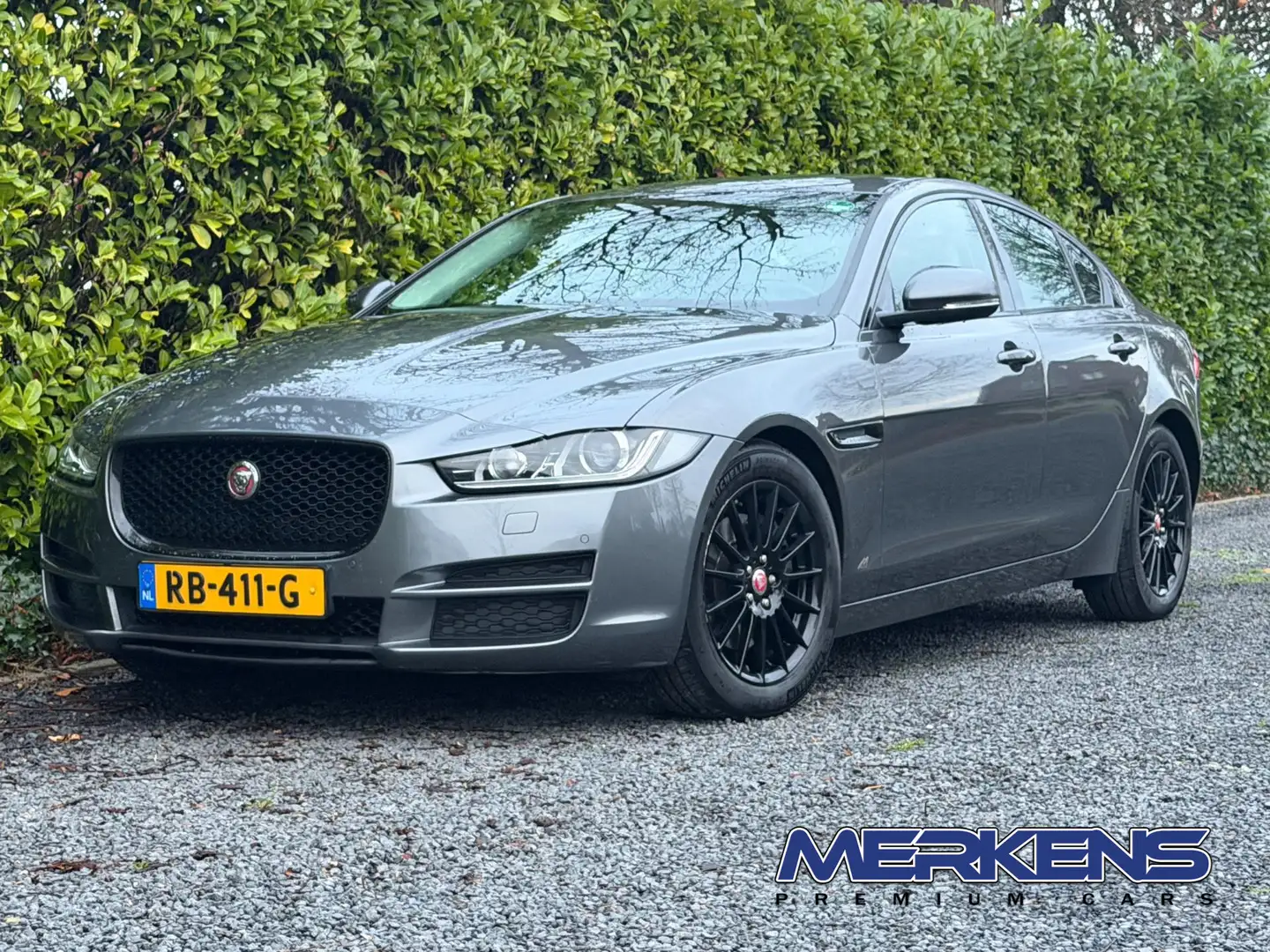 Jaguar XE 2.0 D Prestige NAP NL auto Gris - 1