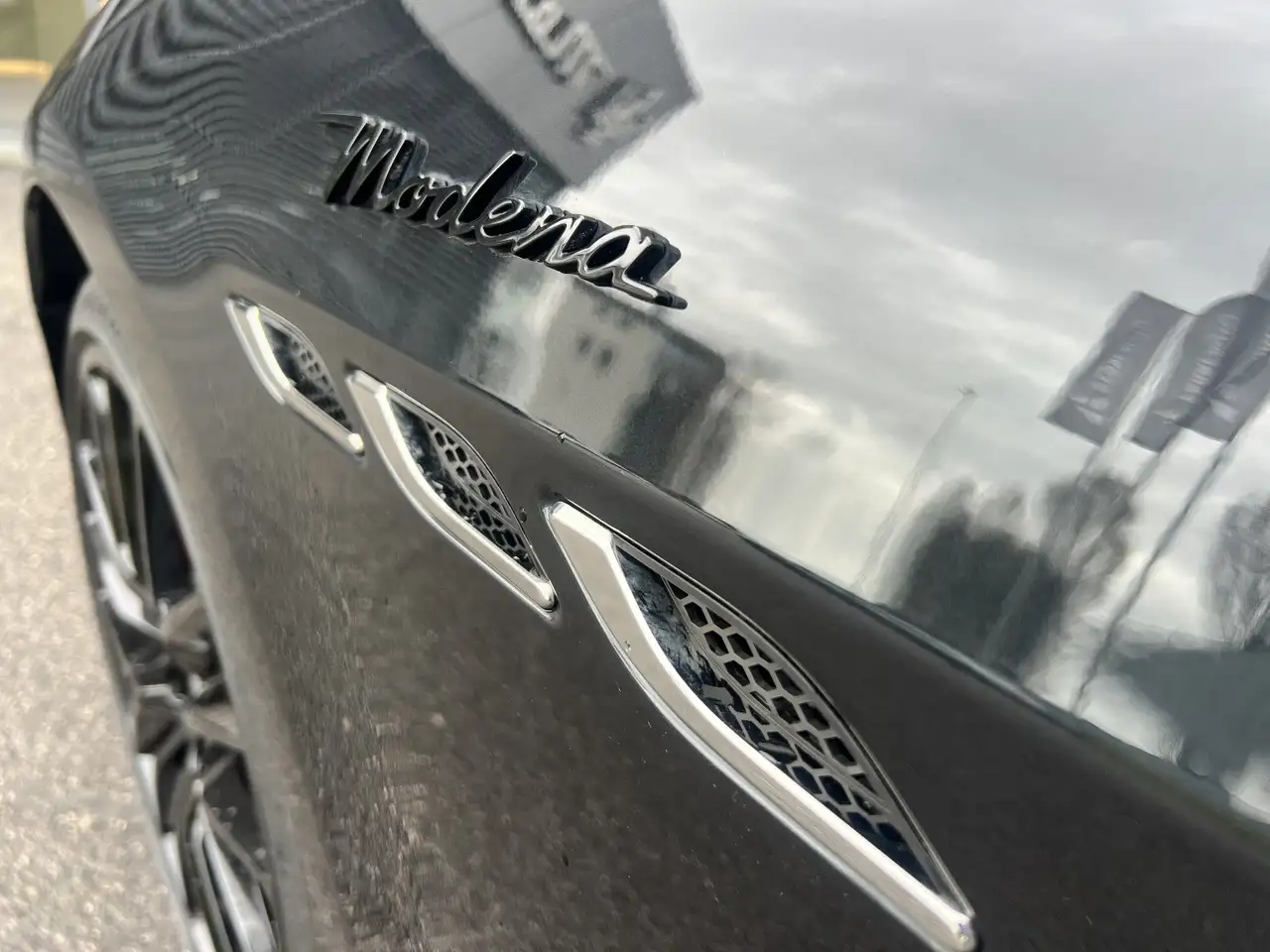 Maserati Ghibli 2023 — фото 10