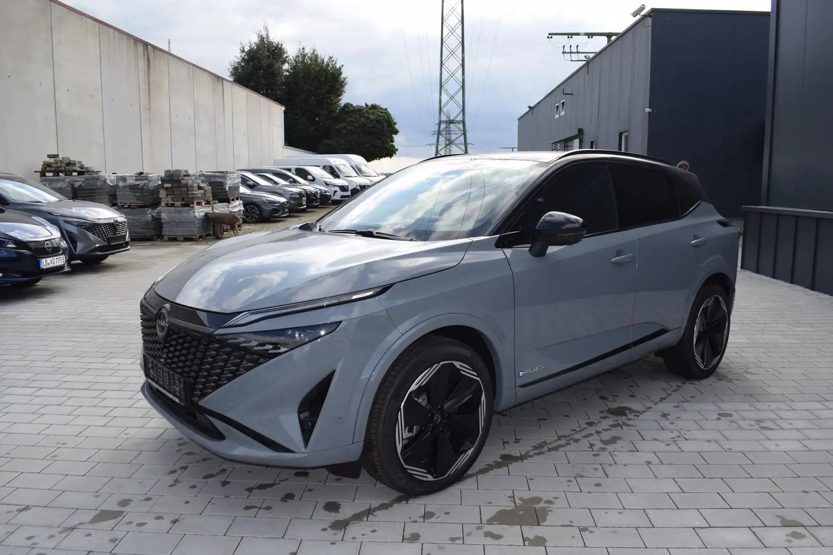 Nissan Qashqai 1.5 VC-T ePower N-Design Komfort+/BOSE Grijs - 2