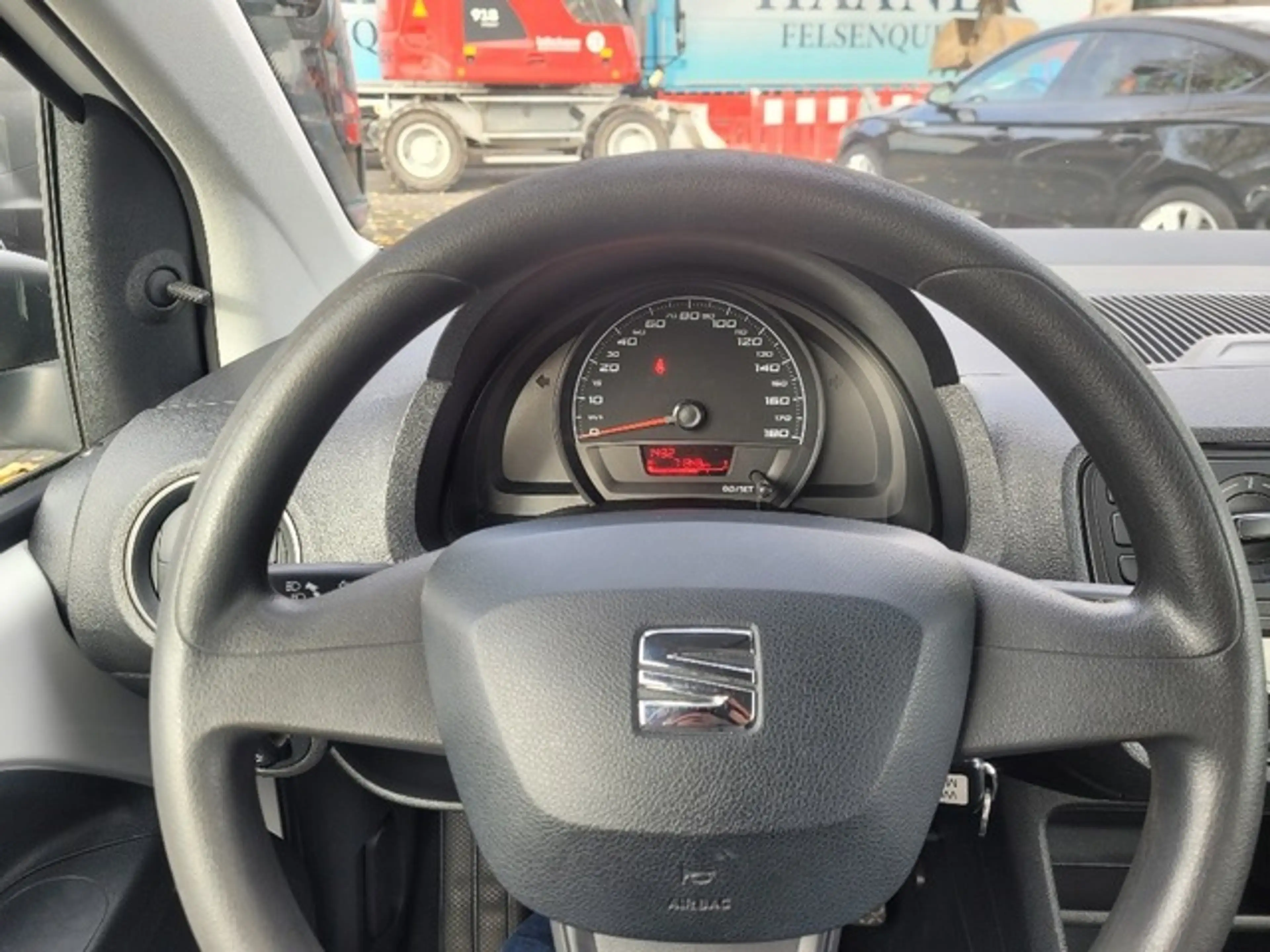 SEAT Mii REFERENCE — photo 14