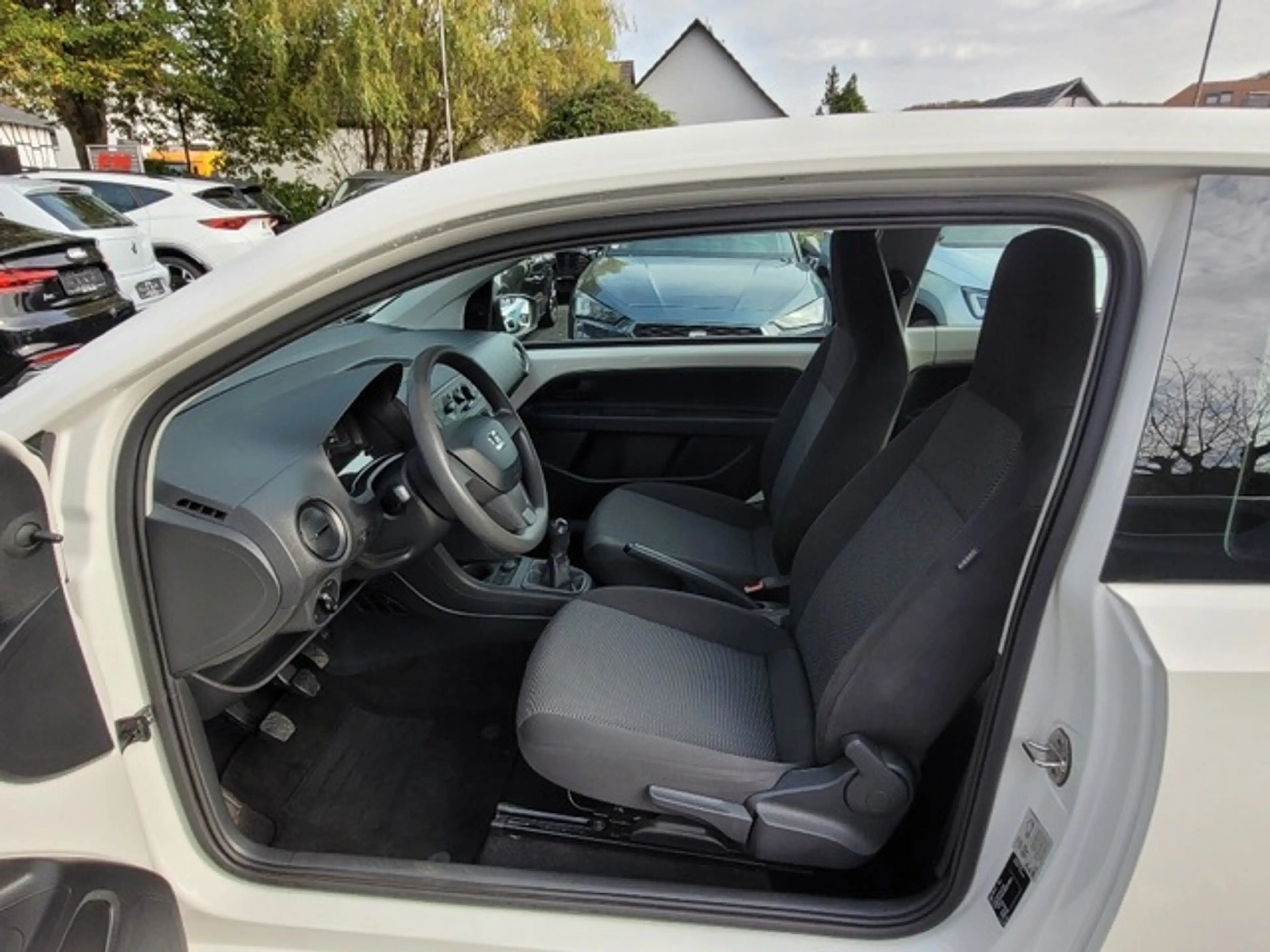 SEAT Mii REFERENCE — photo 5