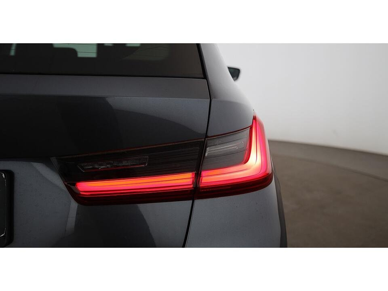 BMW 318 d Touring Luxury Line LED LEDER NAVI SITZHZG — photo 9