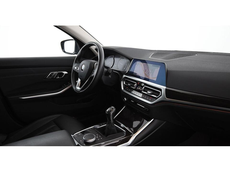 BMW 318 d Touring Luxury Line LED LEDER NAVI SITZHZG — photo 13