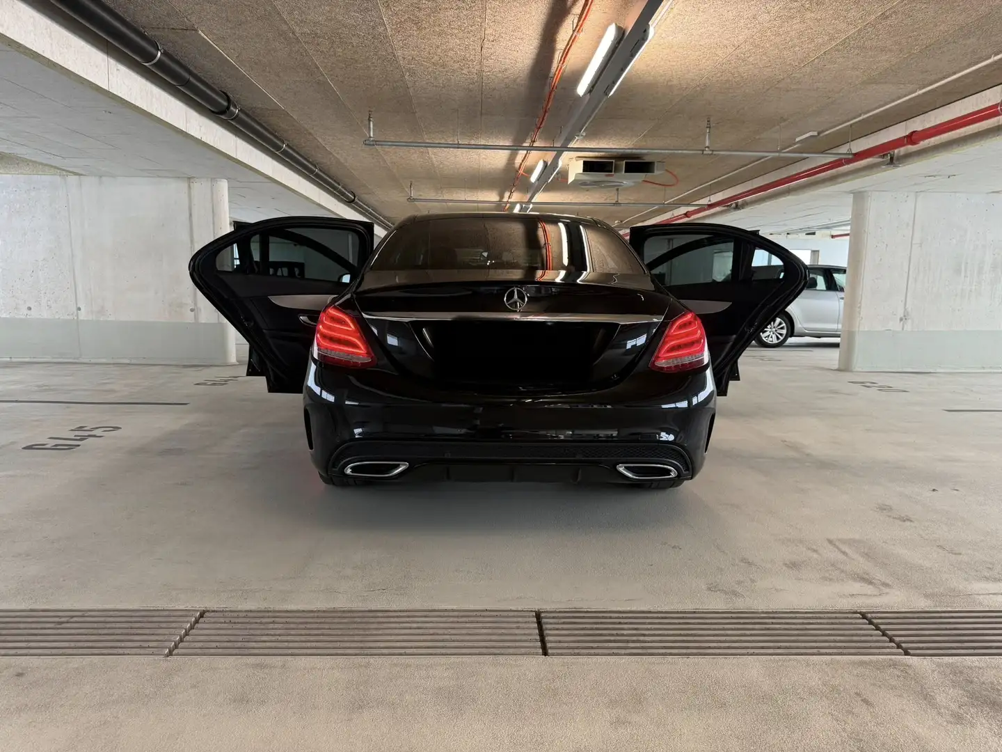 Mercedes-Benz C 200 d T AMG Line Aut. Schwarz - 2
