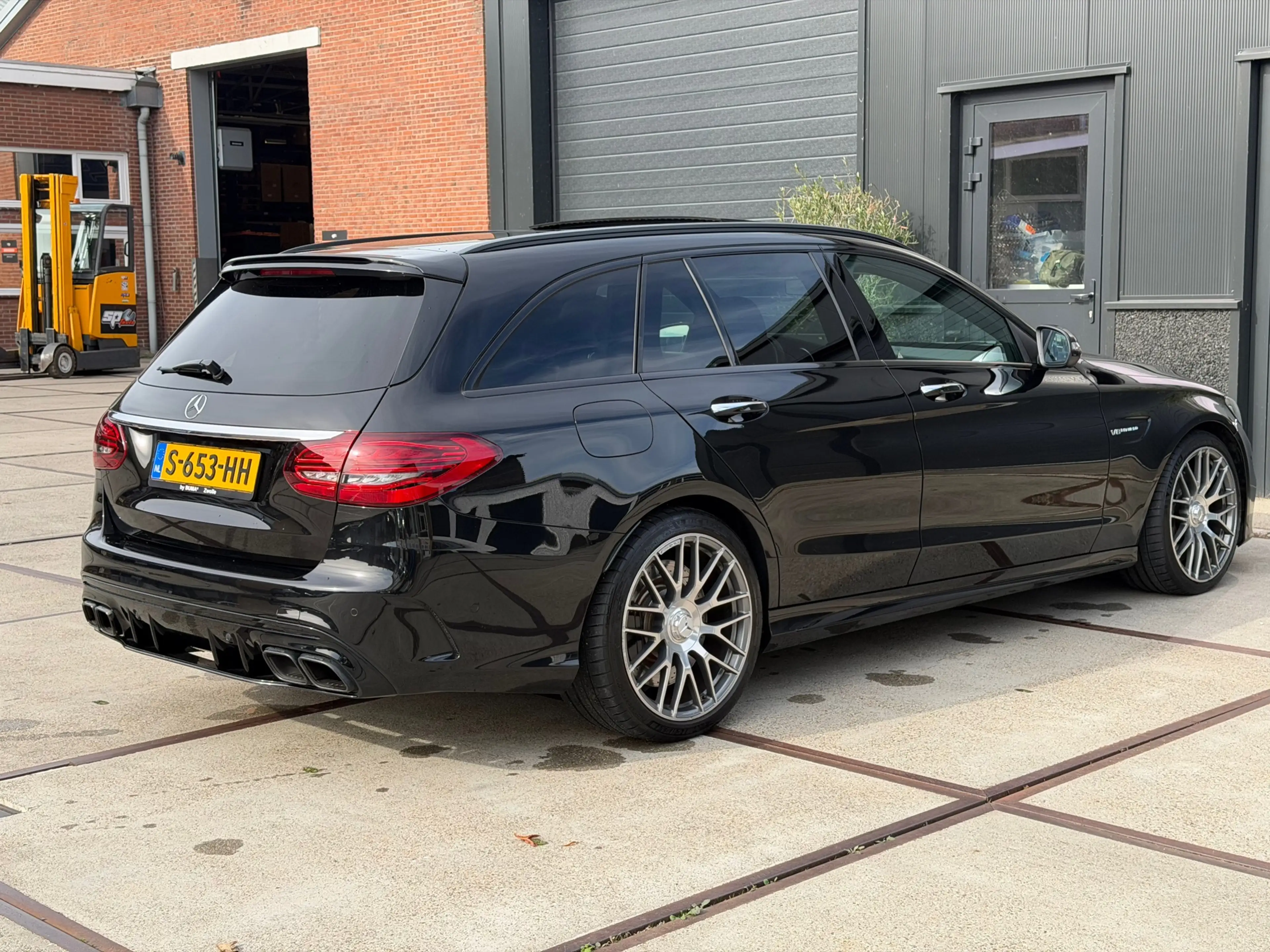Mercedes-Benz C 63 AMG Estate S Designo Pano Carbon — photo 5