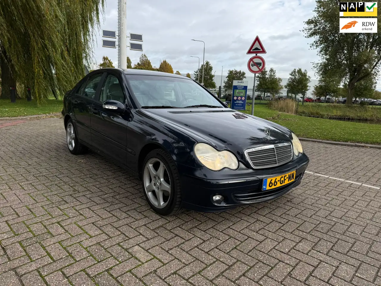 Mercedes-Benz C 180