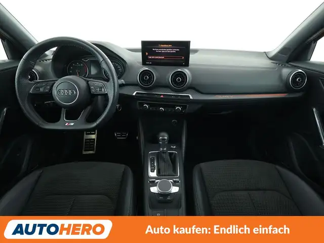 Audi Q2 view 12