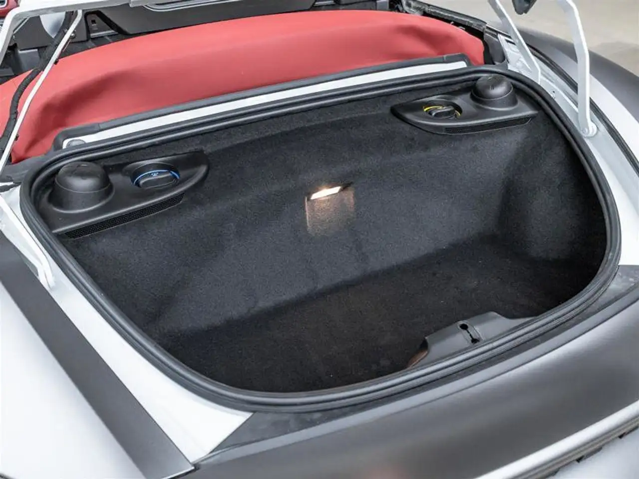 Porsche 718 Spyder снимка Porsche 718 Spyder