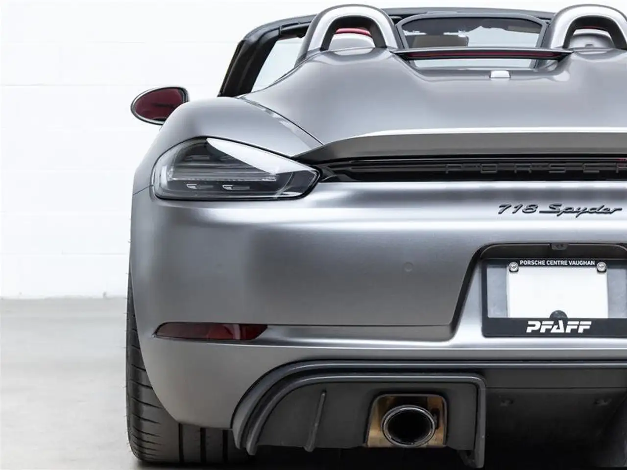 Porsche 718 Spyder снимка Porsche 718 Spyder