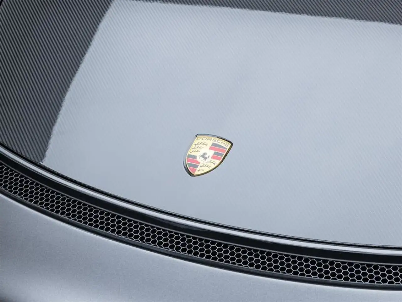 Porsche 718 Spyder снимка Porsche 718 Spyder