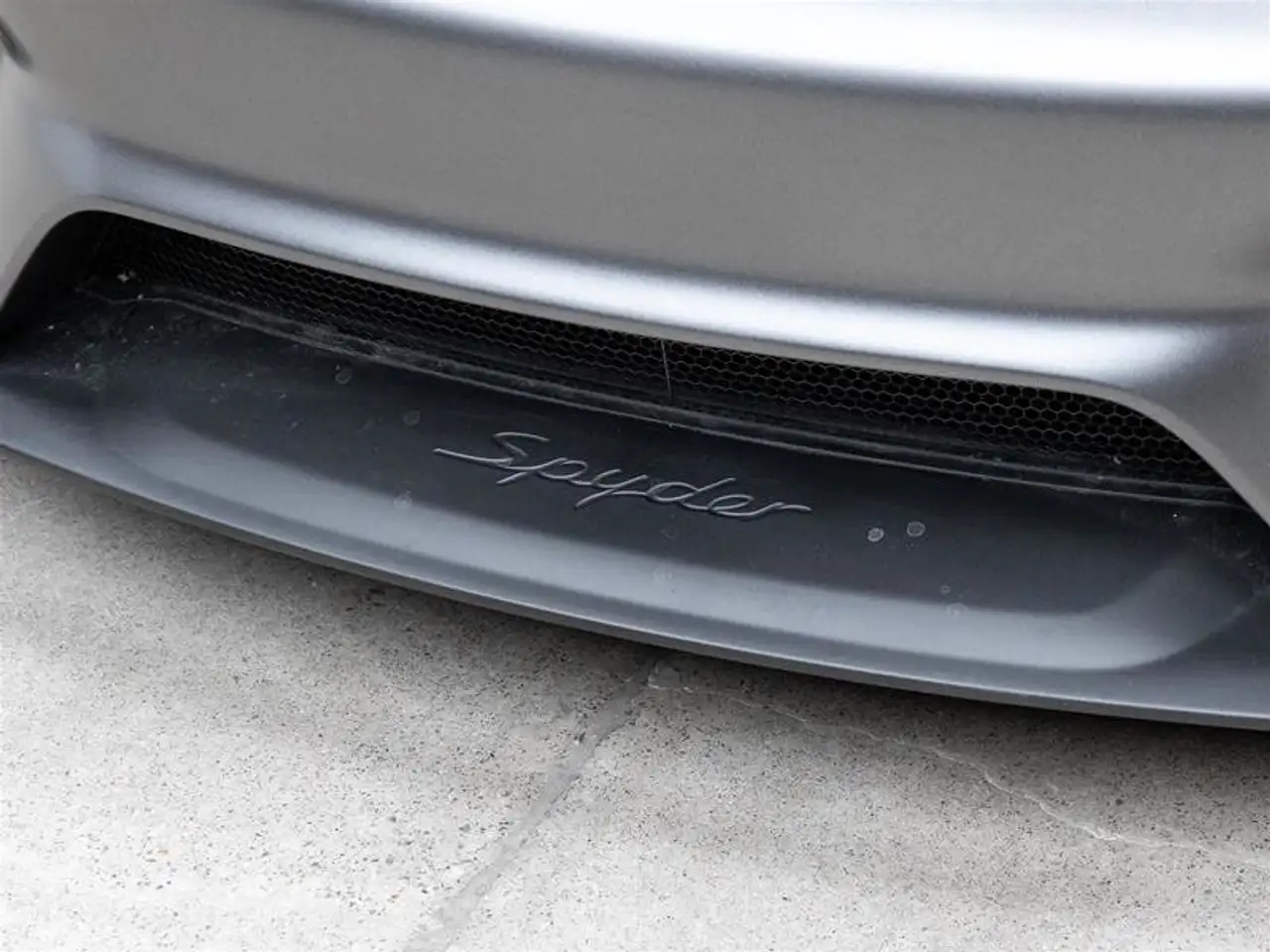 Porsche 718 Spyder снимка Porsche 718 Spyder