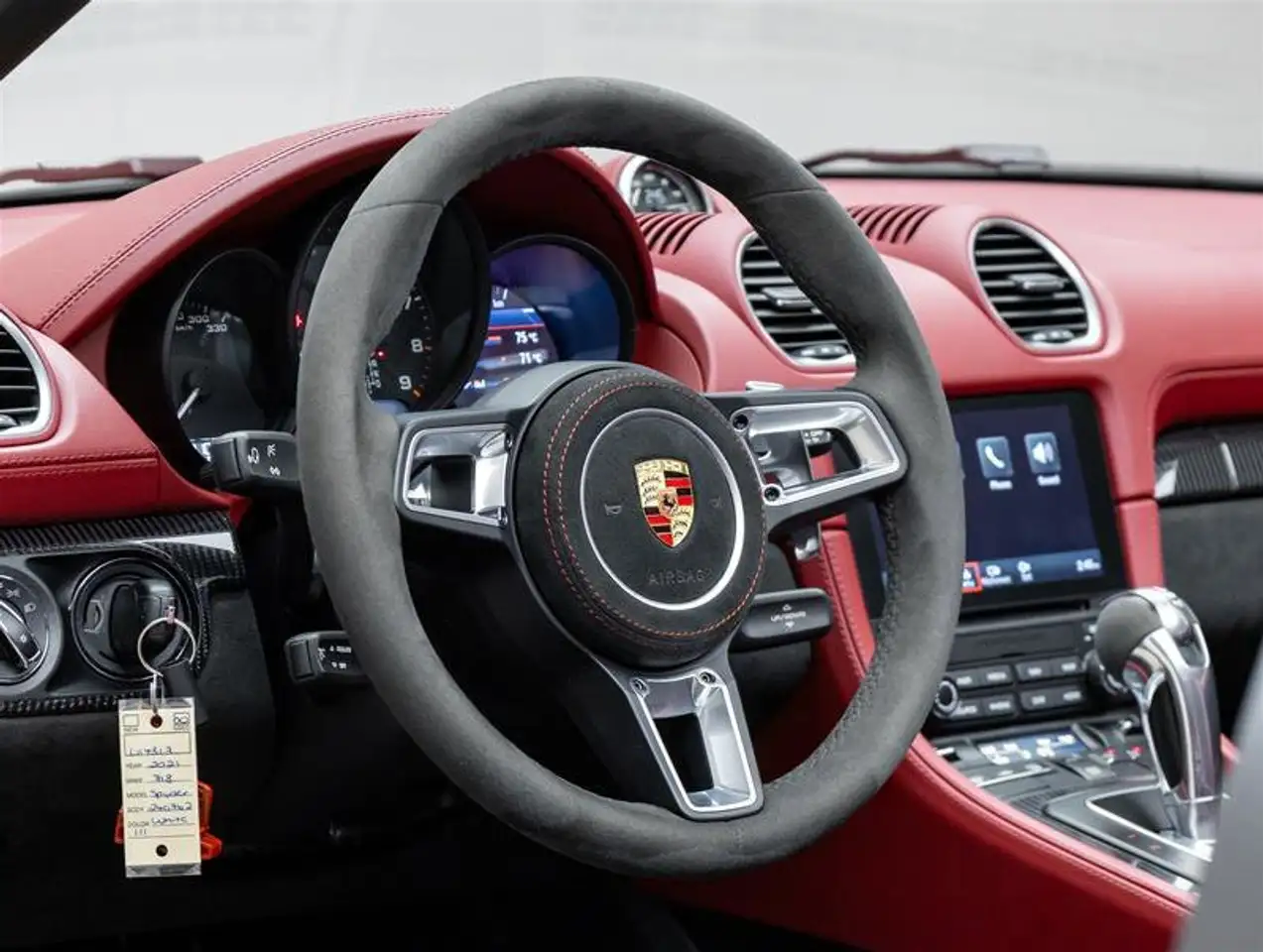 Porsche 718 Spyder снимка Porsche 718 Spyder
