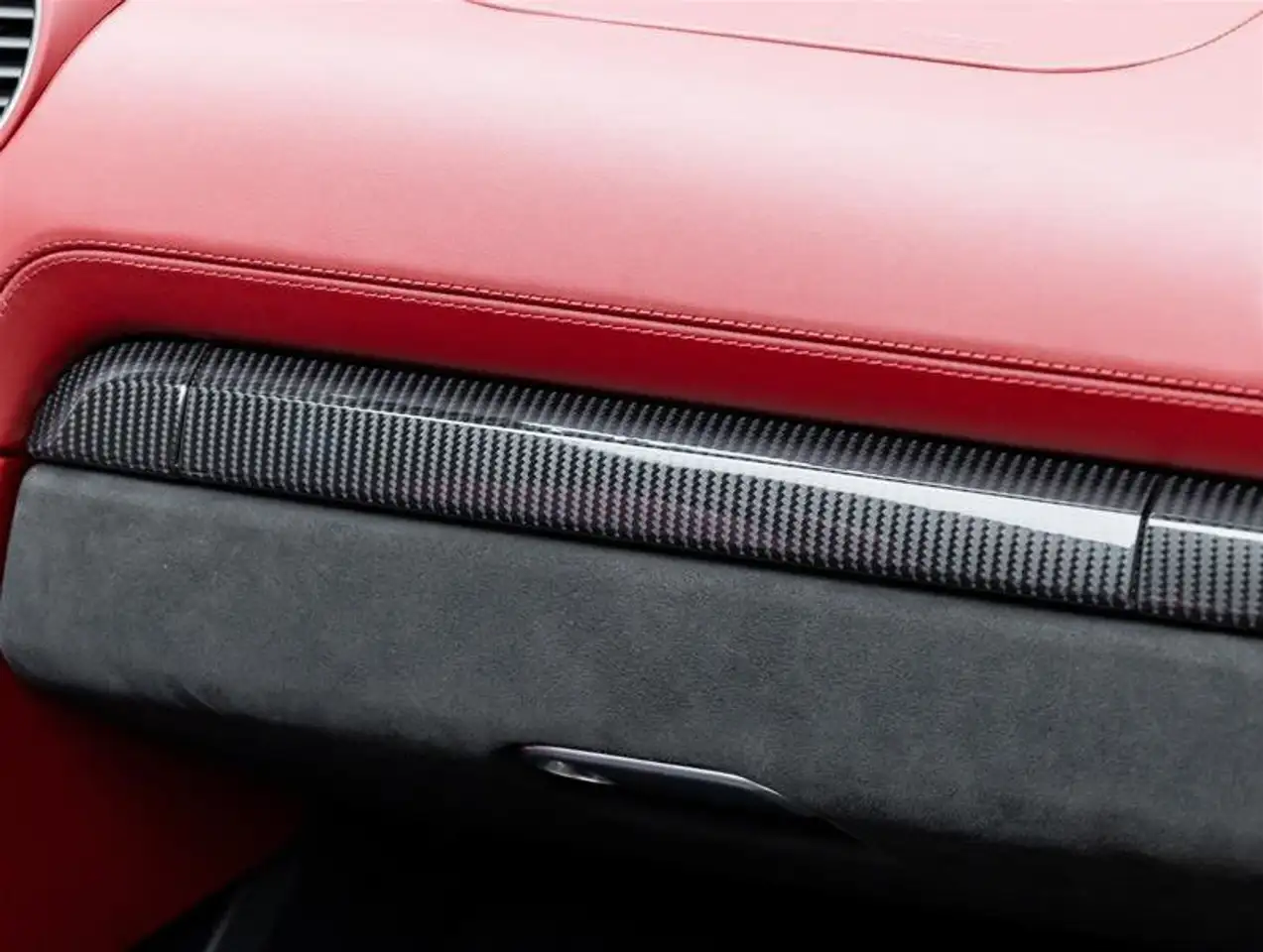 Porsche 718 Spyder снимка Porsche 718 Spyder