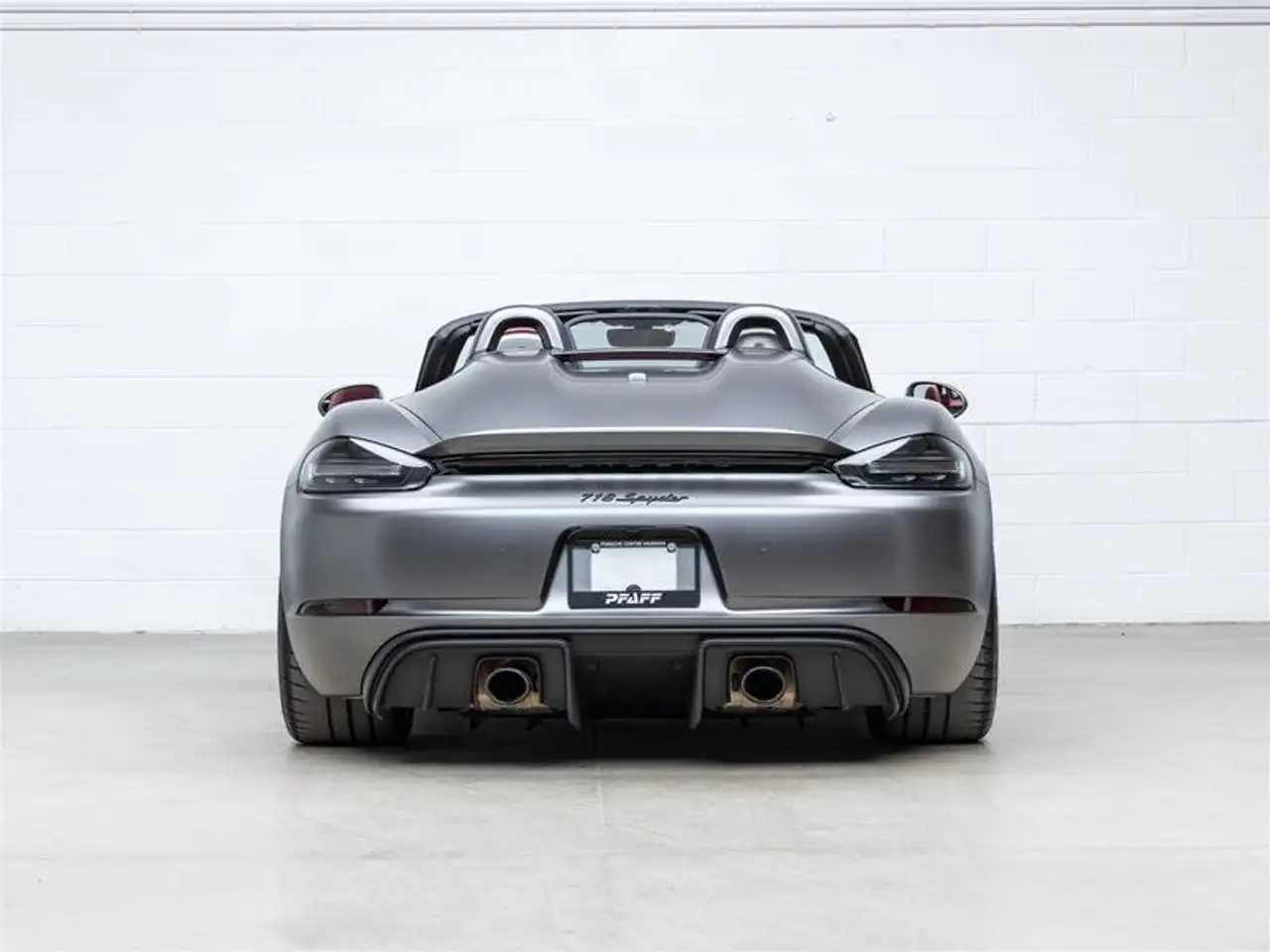Porsche 718 Spyder снимка Porsche 718 Spyder