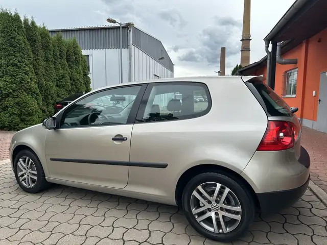 Volkswagen Golf view 6