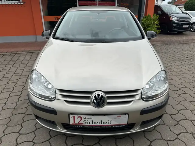Volkswagen Golf view 2