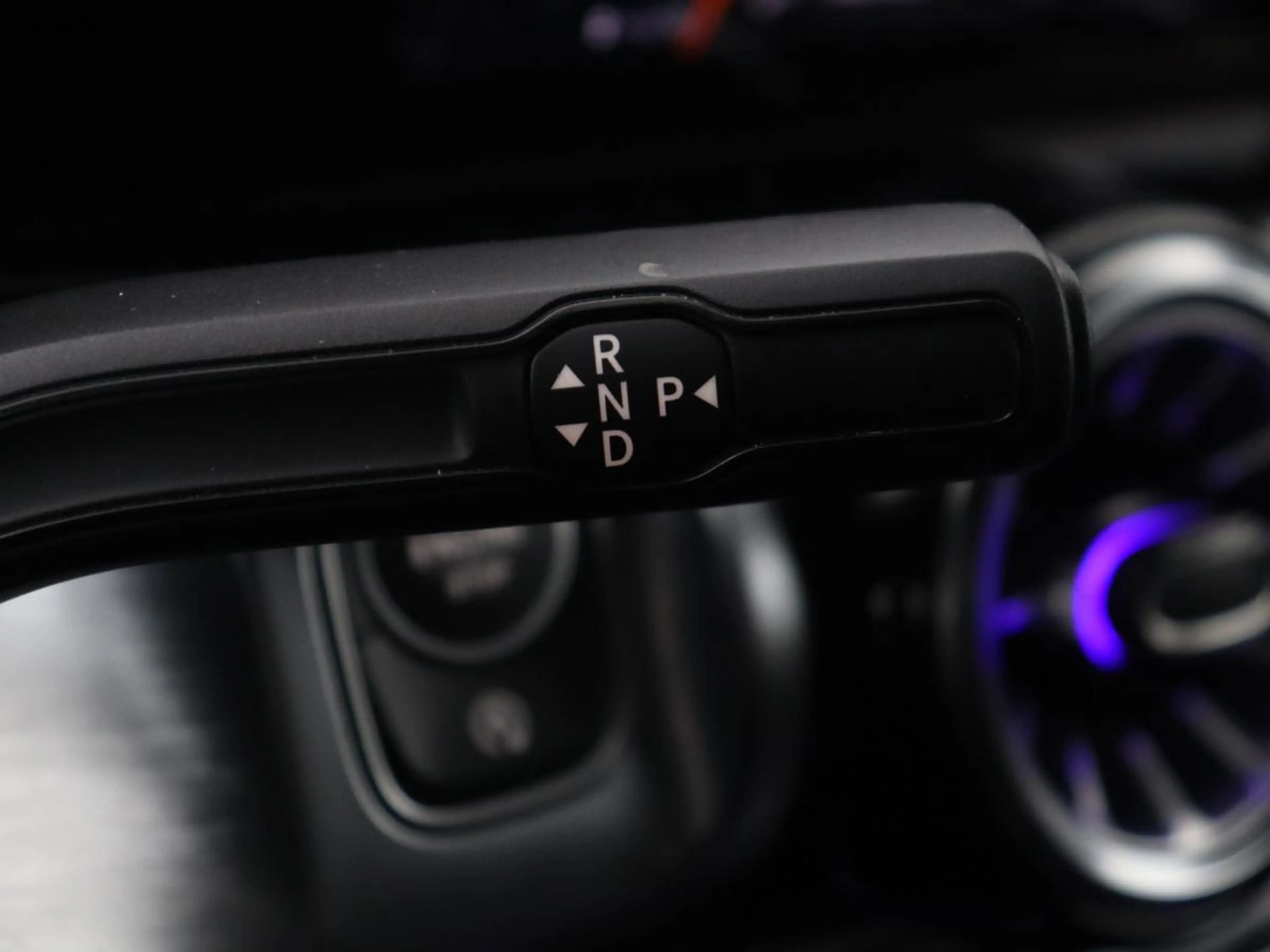 Mercedes-Benz GLB 200 Business Solution AMG | Panoramadak | Memory | Led — photo 25