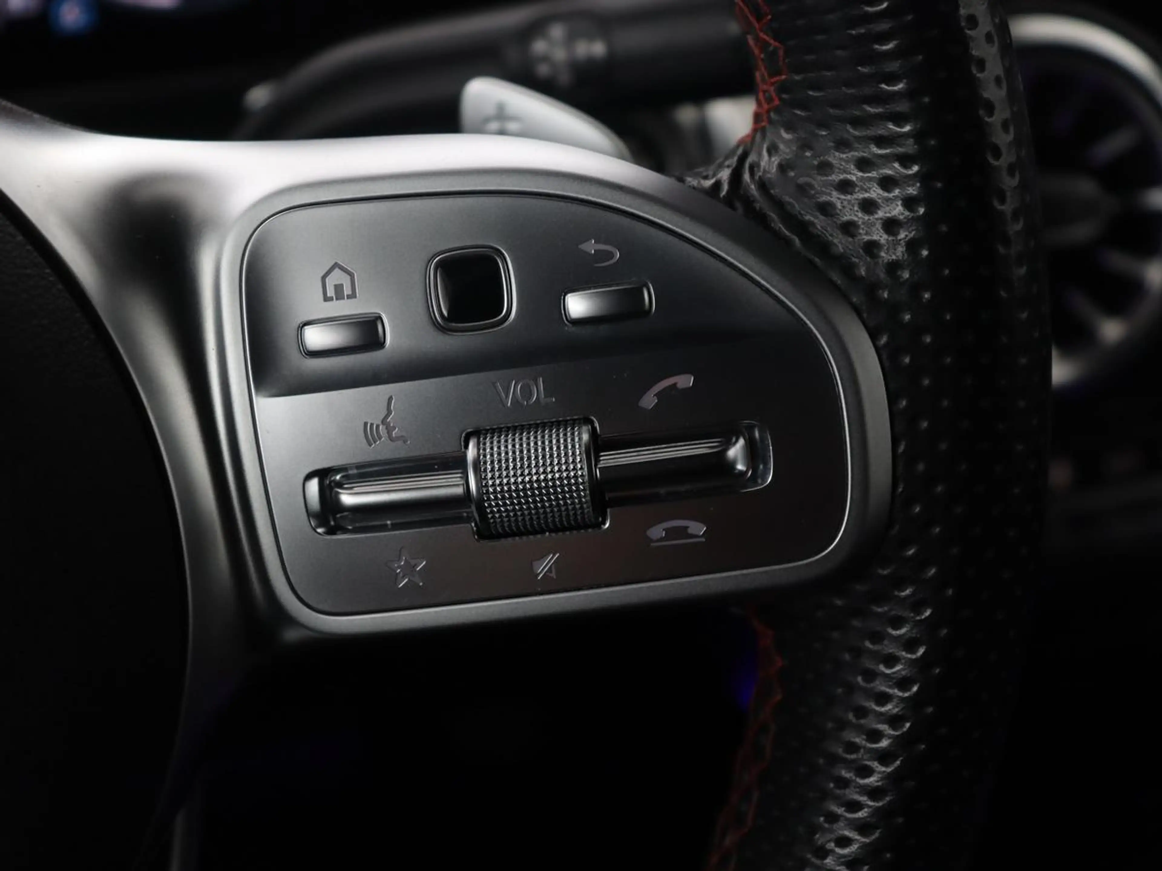 Mercedes-Benz GLB 200 Business Solution AMG | Panoramadak | Memory | Led — photo 22