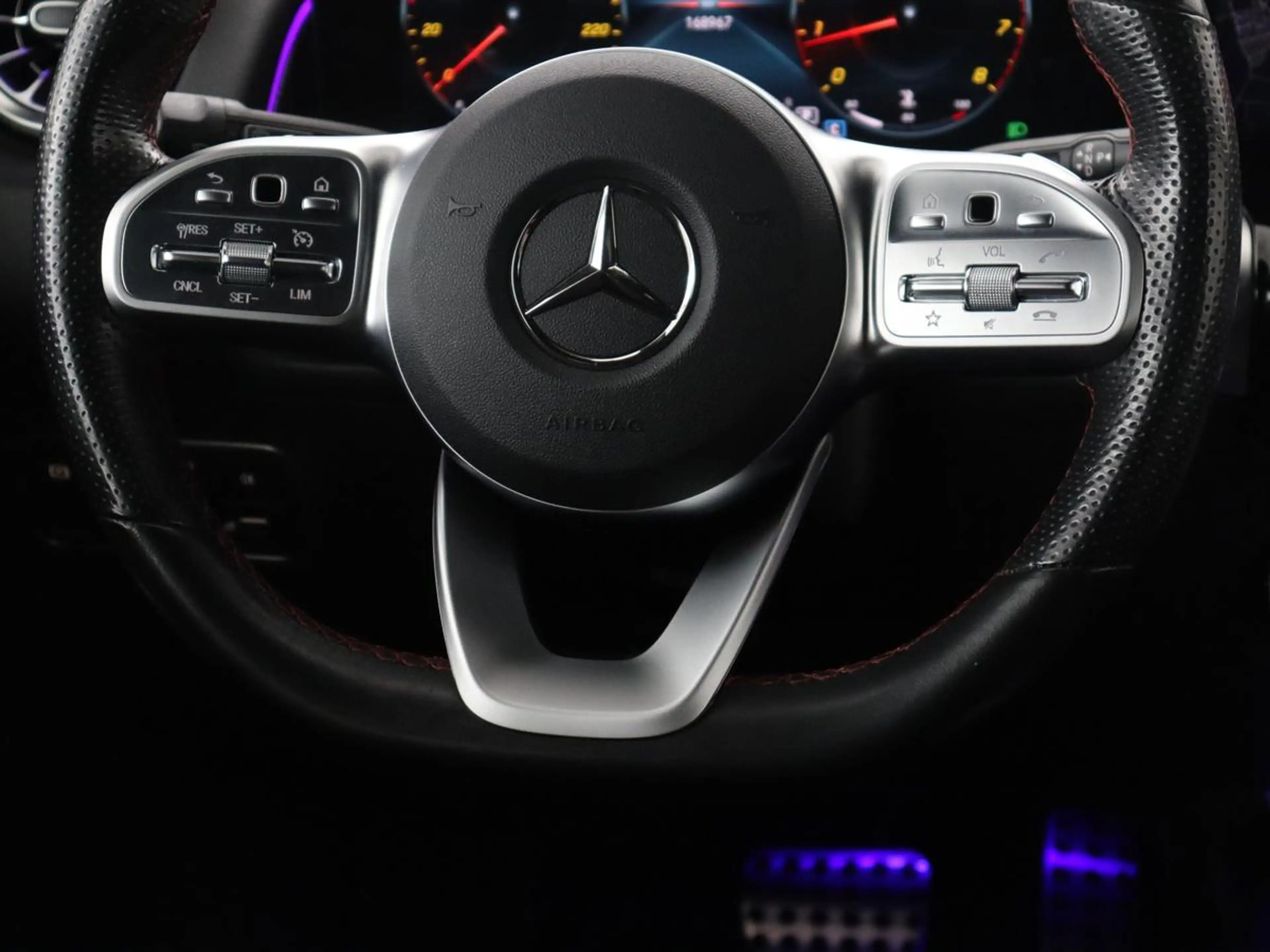 Mercedes-Benz GLB 200 Business Solution AMG | Panoramadak | Memory | Led — photo 10