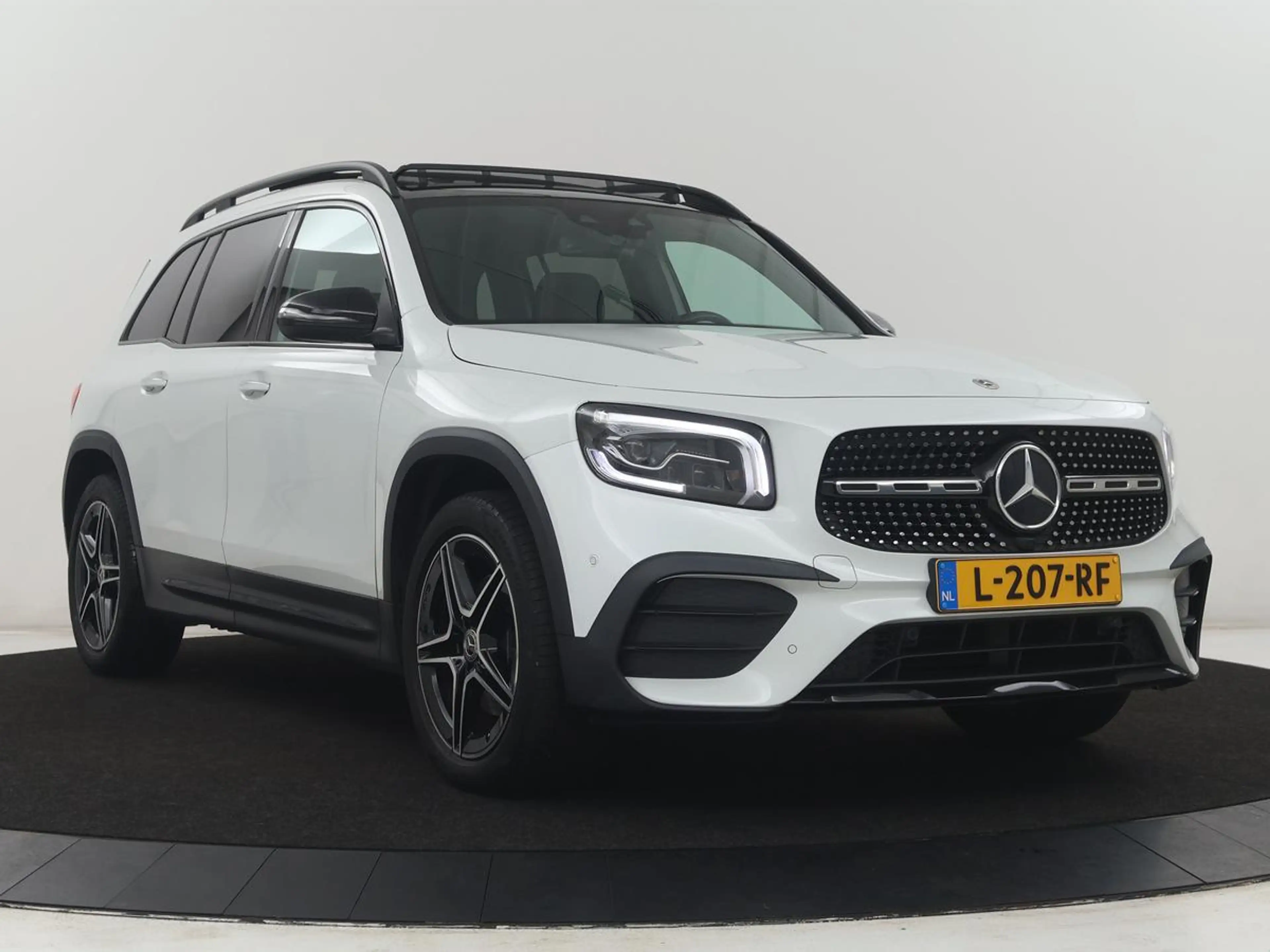 Mercedes-Benz GLB 200 Business Solution AMG | Panoramadak | Memory | Led — photo 46