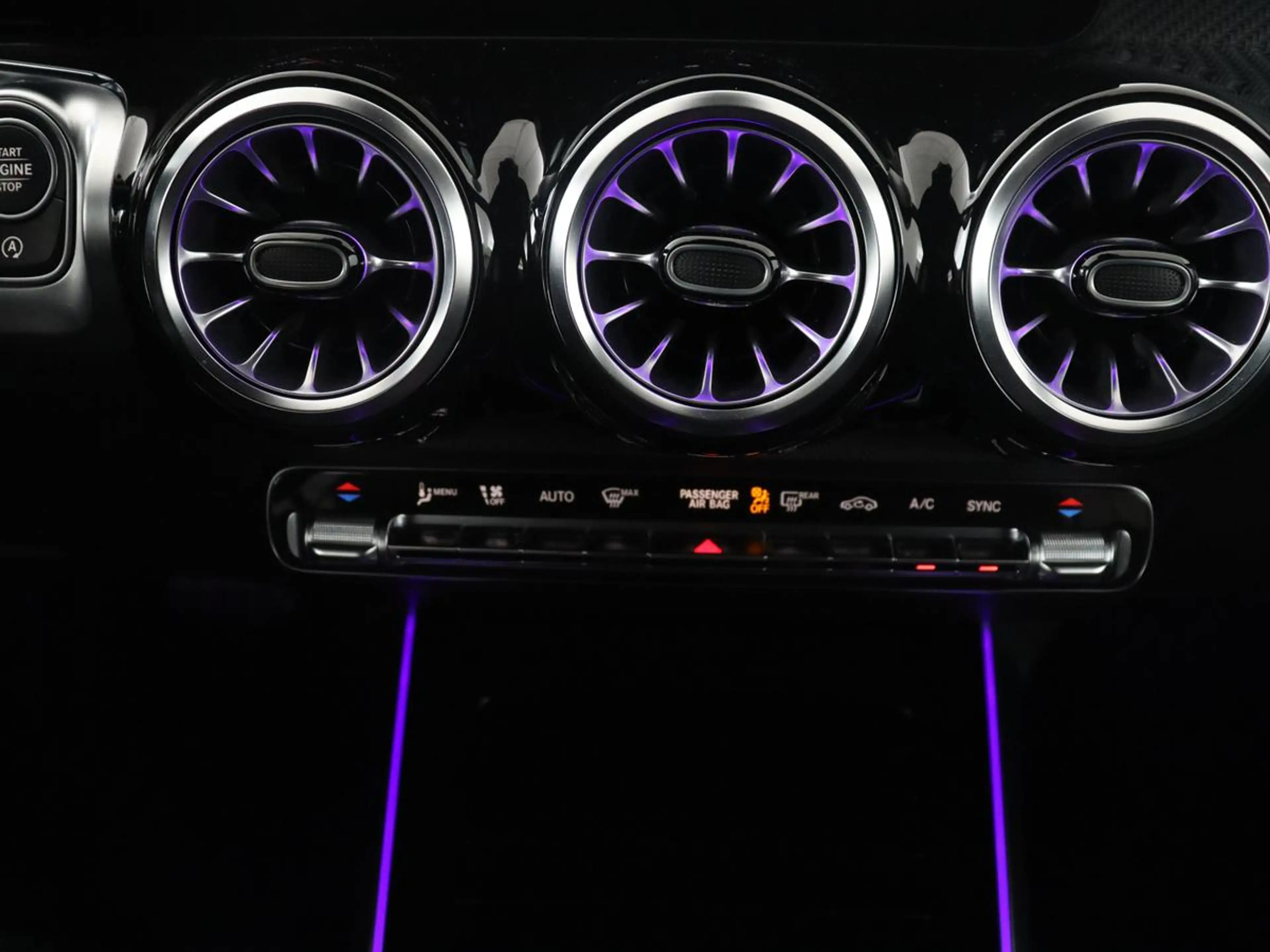 Mercedes-Benz GLB 200 Business Solution AMG | Panoramadak | Memory | Led — photo 40