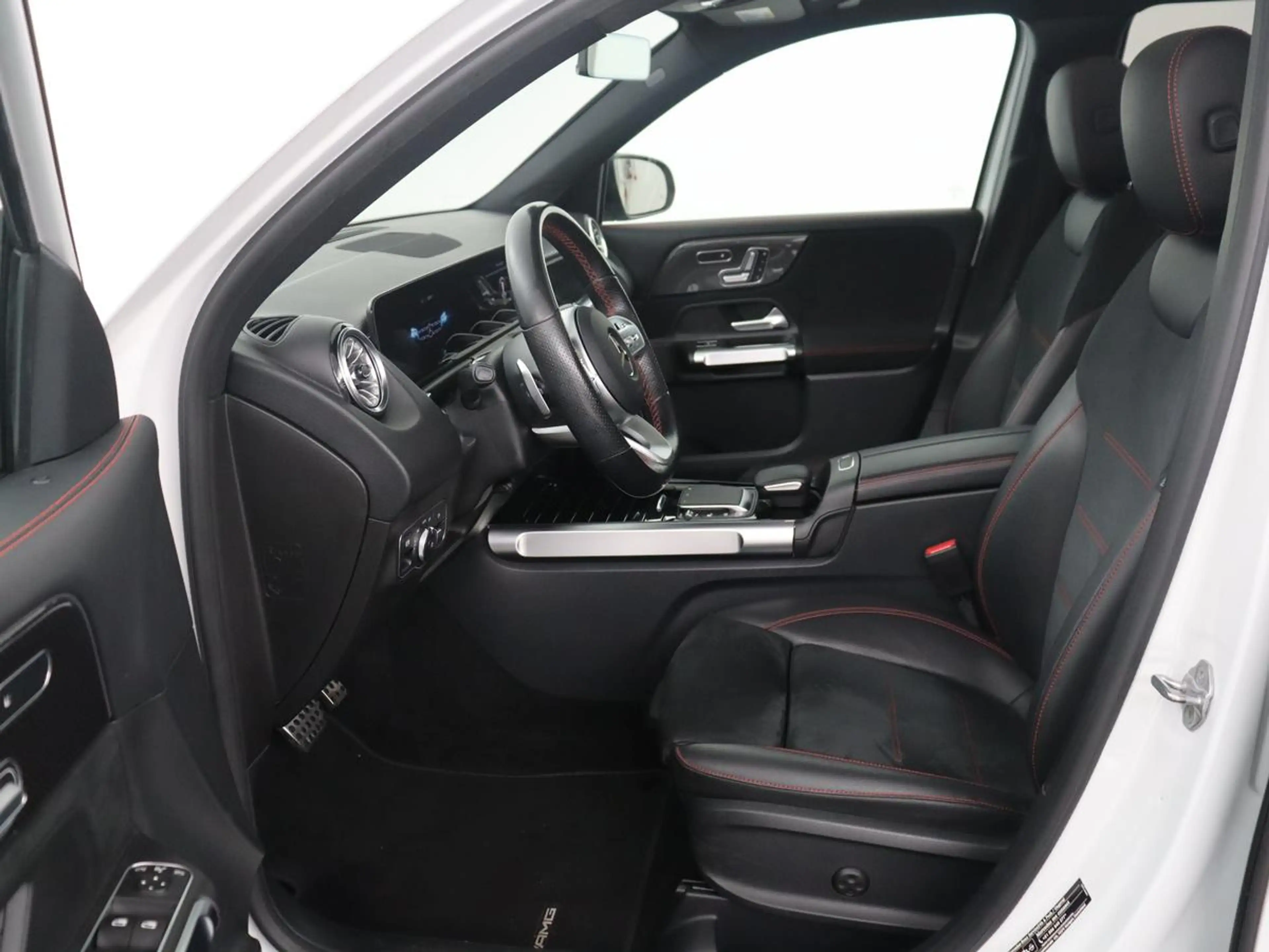 Mercedes-Benz GLB 200 Business Solution AMG | Panoramadak | Memory | Led — photo 5