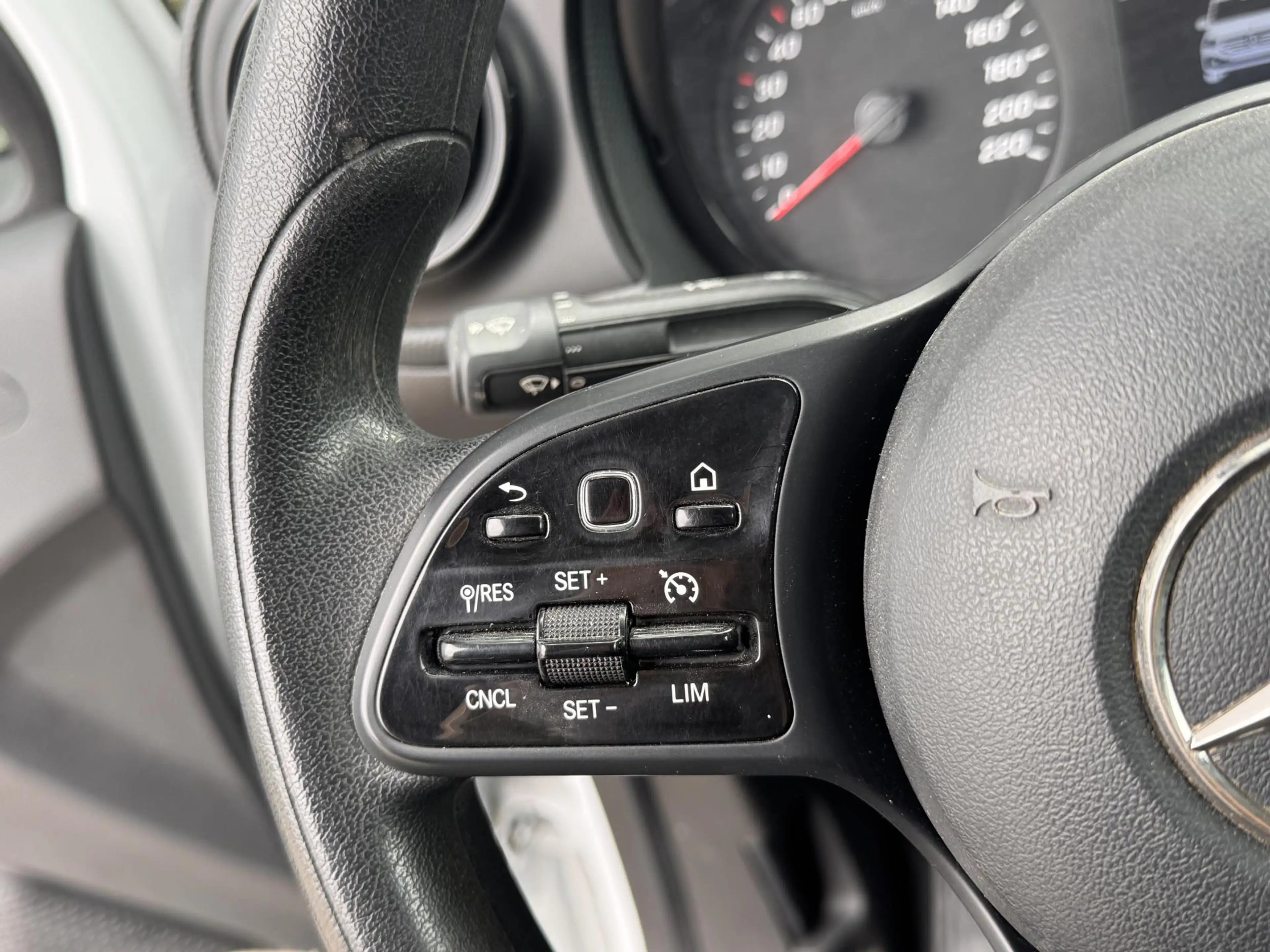 Mercedes-Benz T-Class T160d L1 Style — photo 11