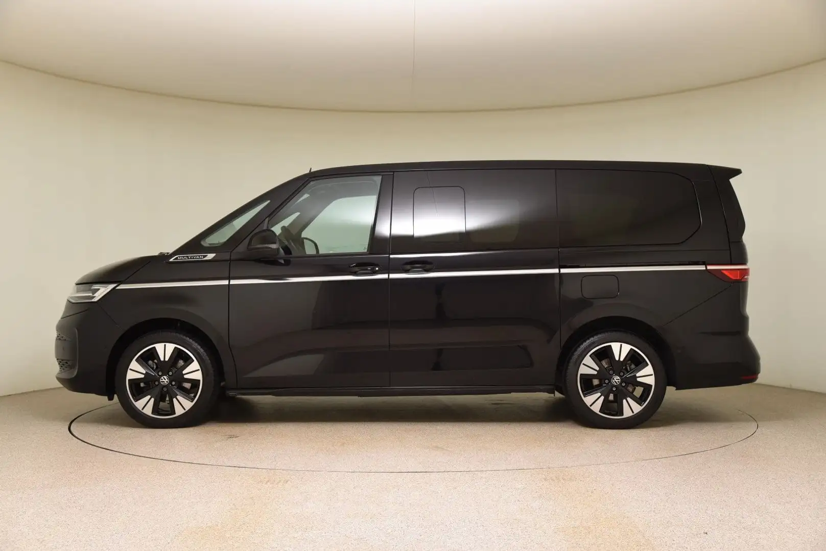 Volkswagen T7 Multivan DSG LÜ Style AHK ACC Glasdach Sthzg Schwarz - 2