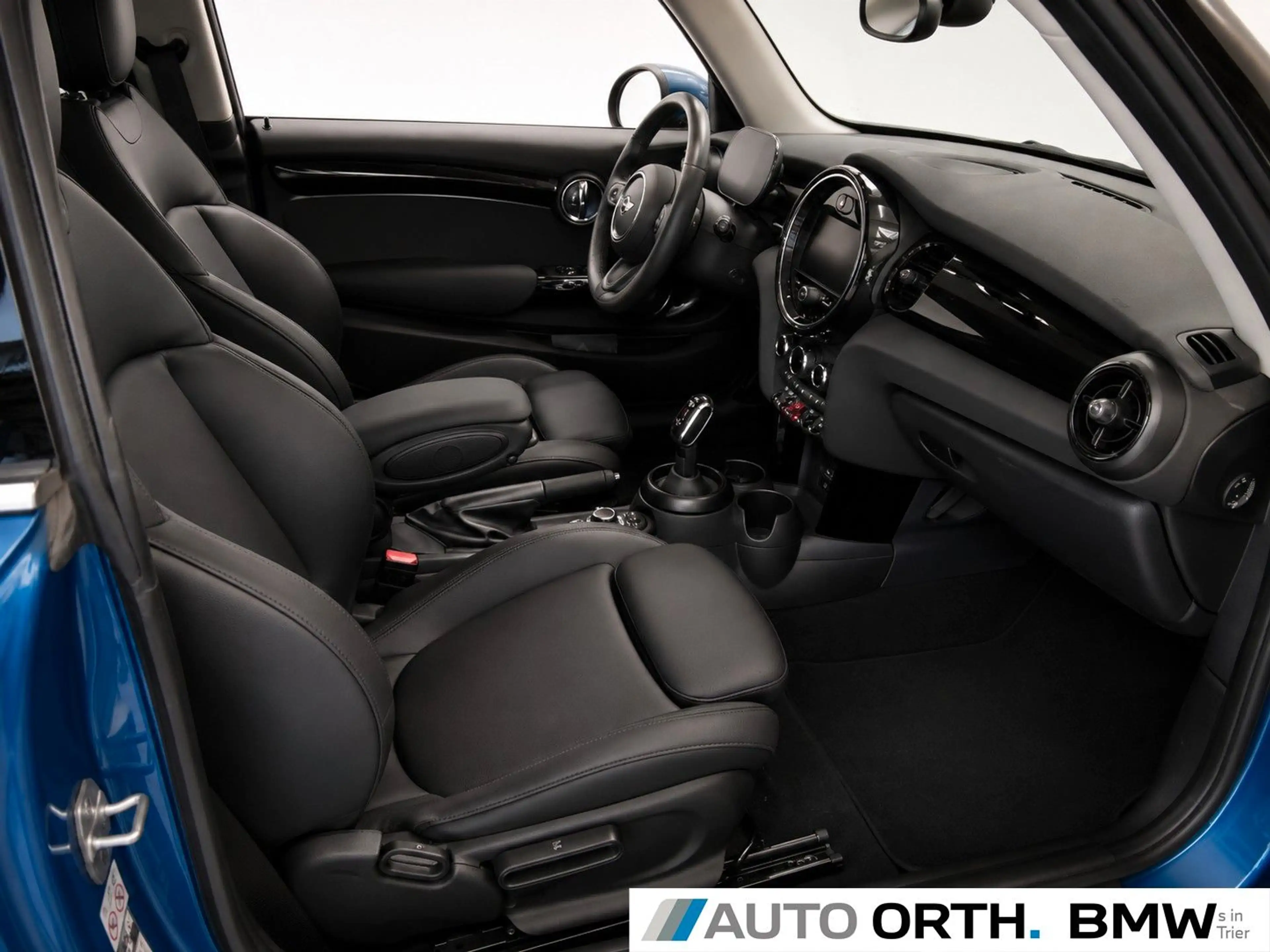 MINI Cooper AUT. LEDER NAVI LED SPORTSITZ KAMERA SHZ — photo 3