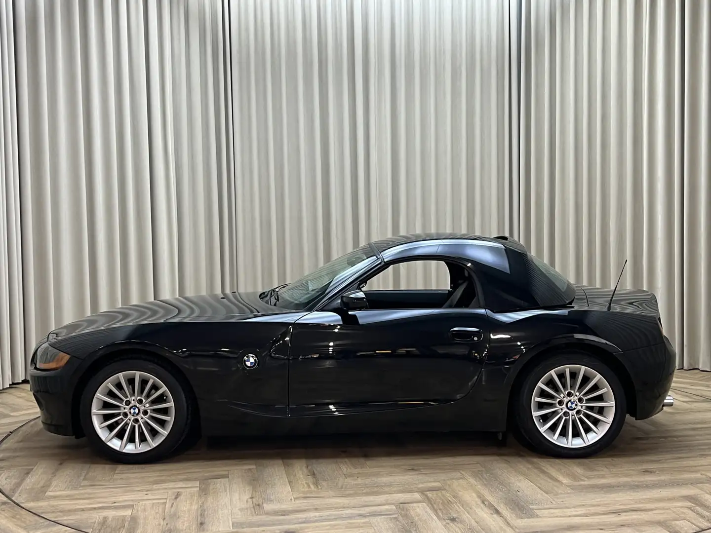 BMW Z4 Roadster 2.0i S *Navigatie + Camera* Leder / Stoel Zwart - 2