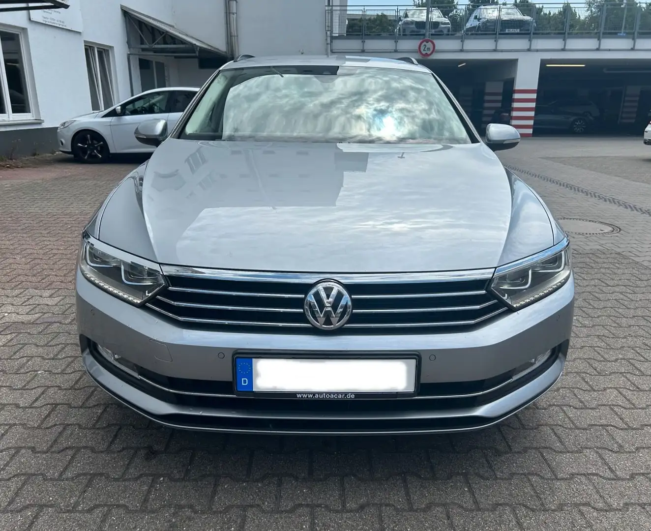 Volkswagen Passat Variant Comfort BMT DSG VIRTUAL/LED/ACC Plateado - 2