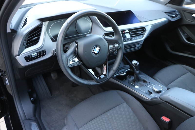 BMW 118 i Advantage Business Navi PDC SHZ — photo 11