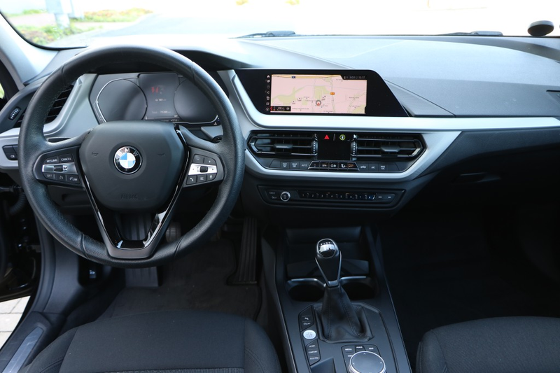 BMW 118 i Advantage Business Navi PDC SHZ — photo 12