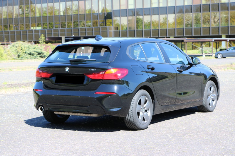 BMW 118 i Advantage Business Navi PDC SHZ — photo 7