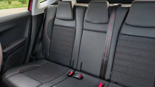Peugeot 2008 view 9