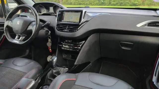 Peugeot 2008 view 10