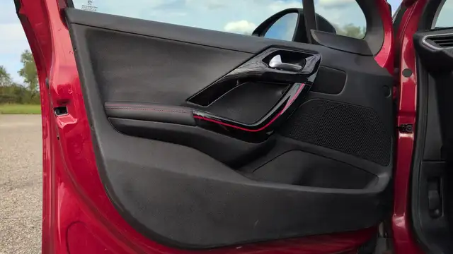 Peugeot 2008 view 7