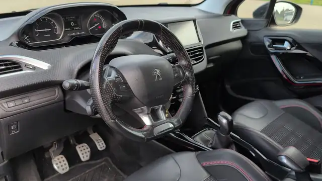 Peugeot 2008 view 8