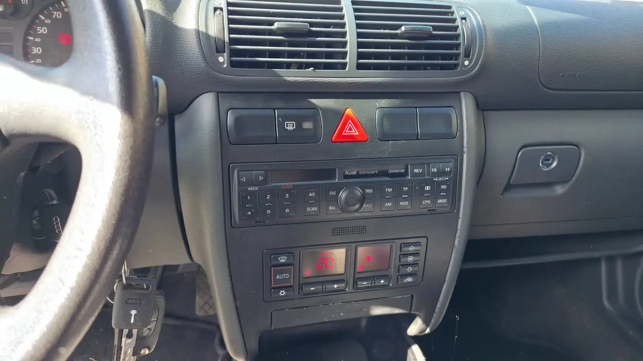 Audi A3 1.8 Attraction Klima, foto 6