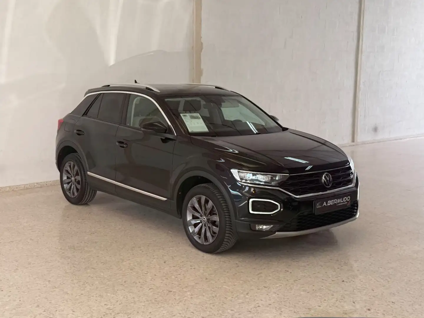 Volkswagen T-Roc 1.5 TSI Advance DSG7 Negro - 1