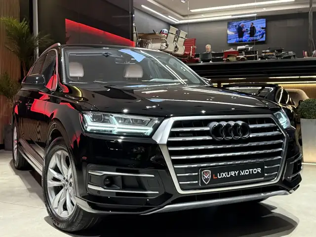 Audi Q7 3.0TDI quattro tiptronic 200kW