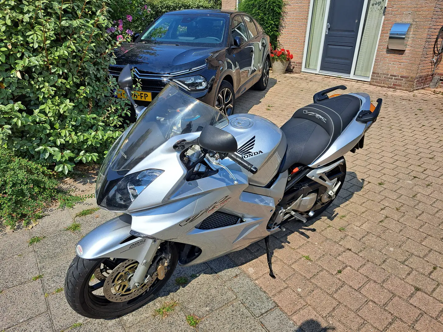 Honda VFR 800 Zilver - 2