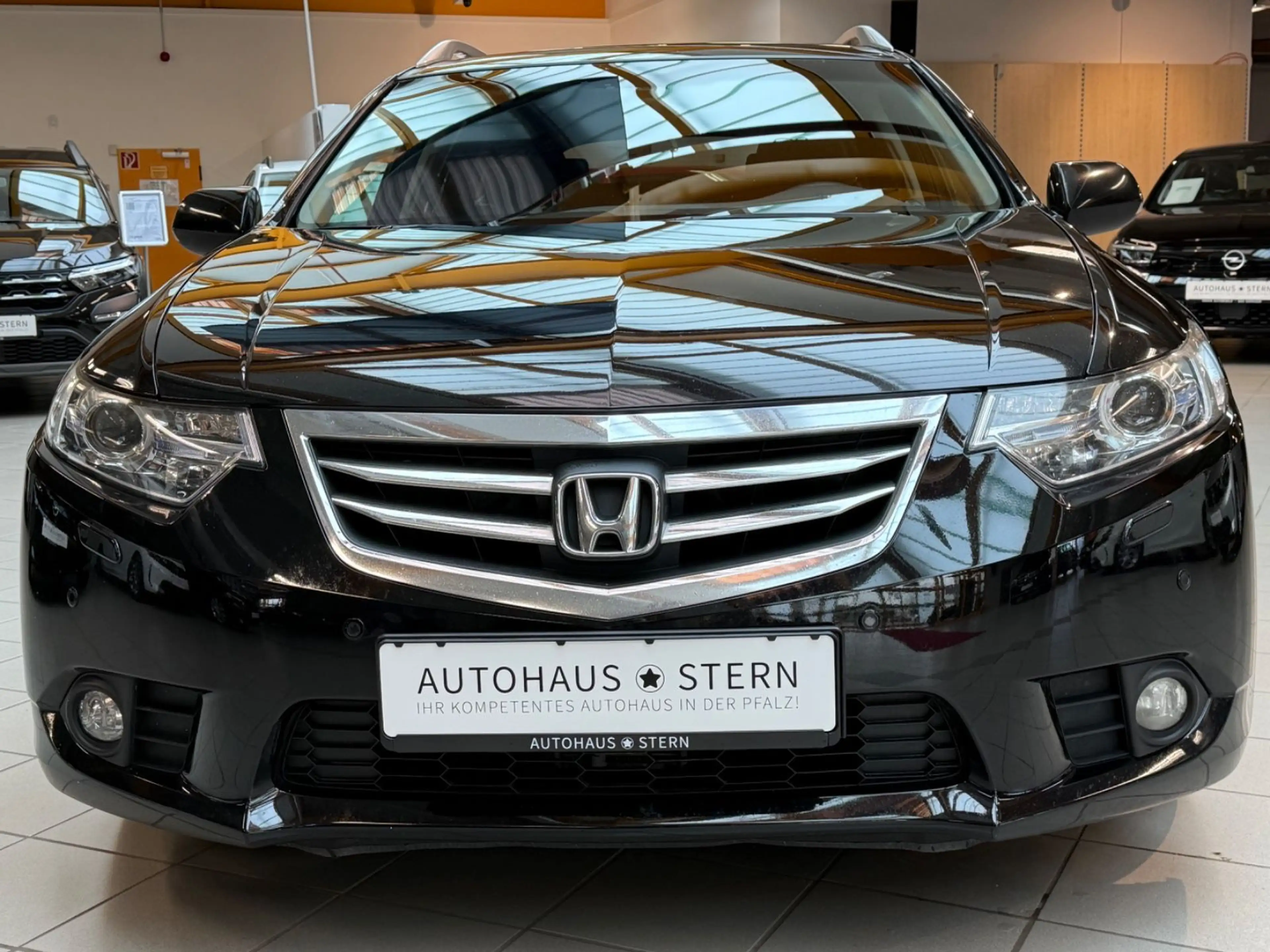 Honda Accord Tourer Executive|AHK|Navi|Xenon|1.Hand — photo 9