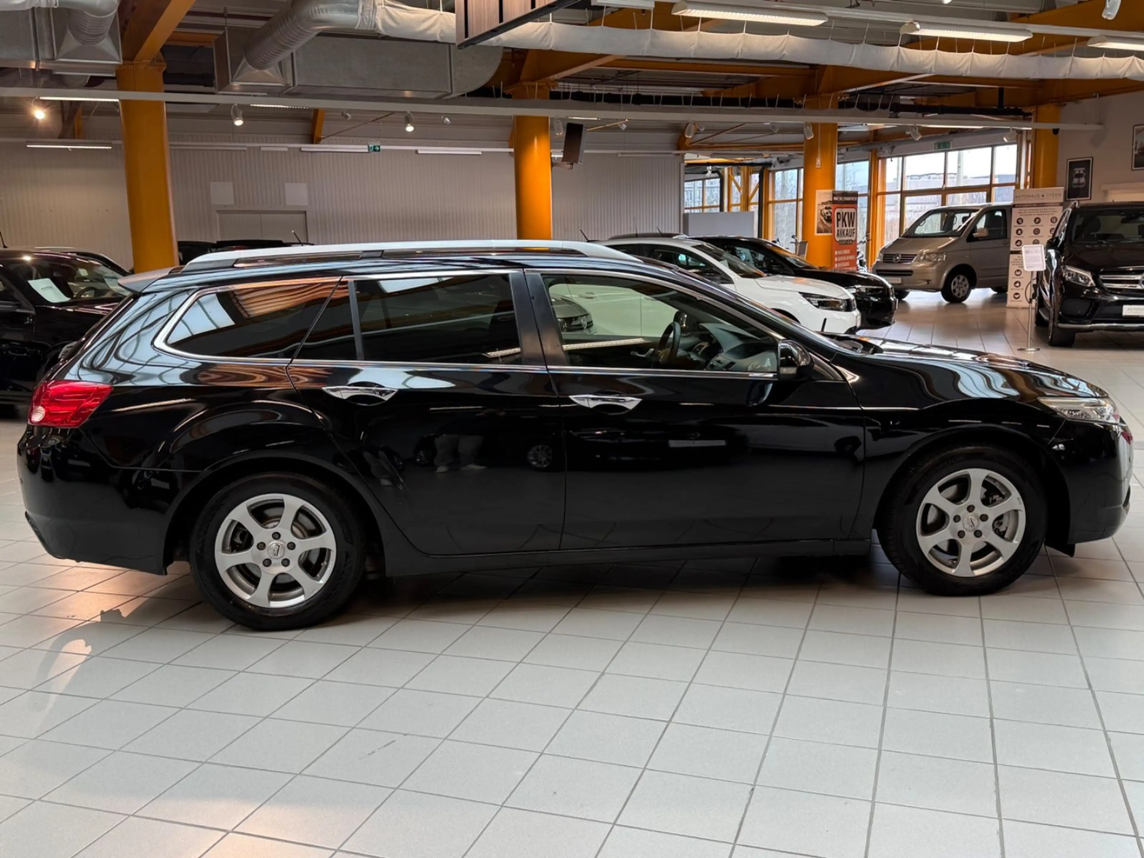 Honda Accord Tourer Executive|AHK|Navi|Xenon|1.Hand — photo 7
