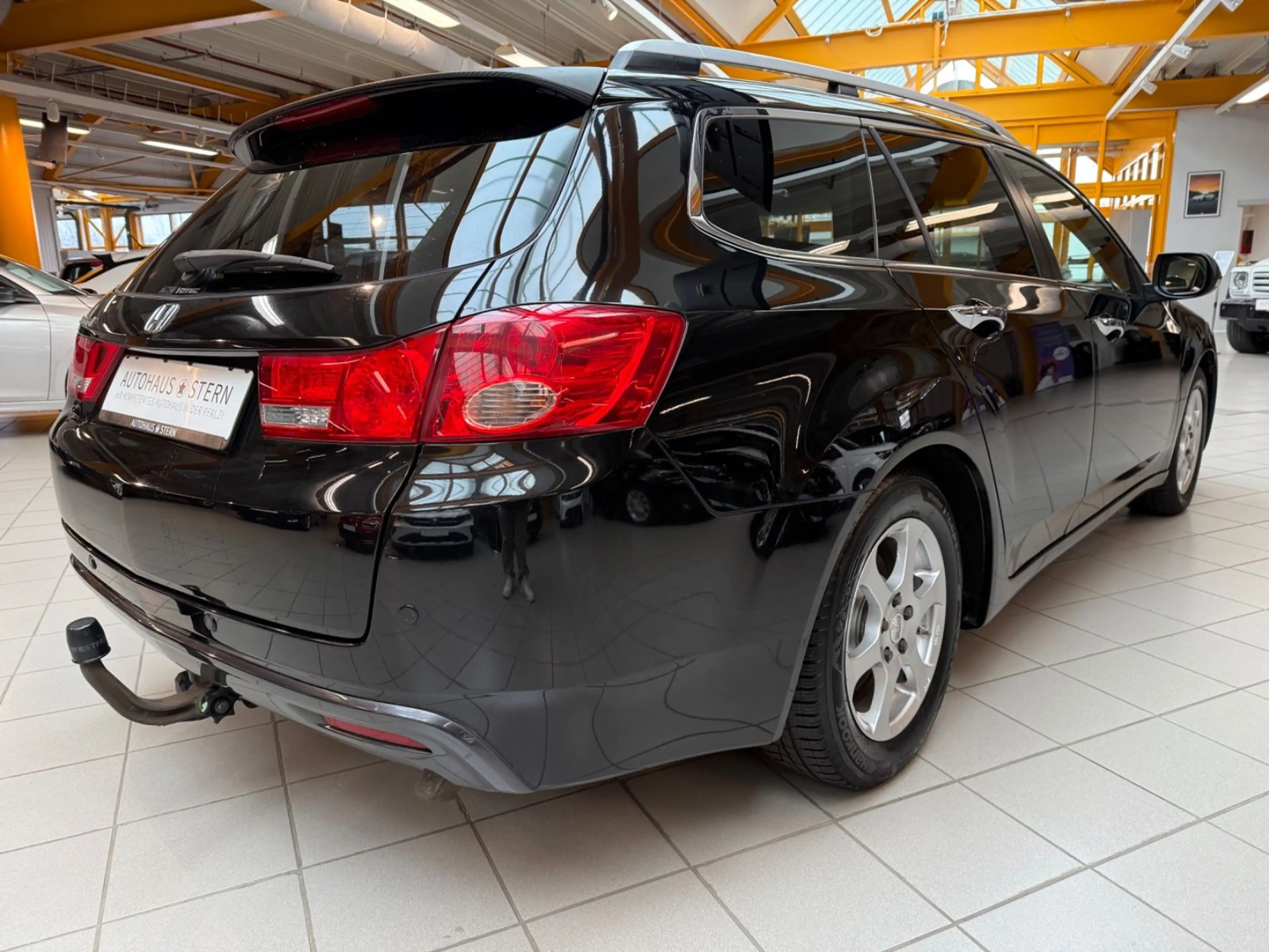 Honda Accord Tourer Executive|AHK|Navi|Xenon|1.Hand — photo 6