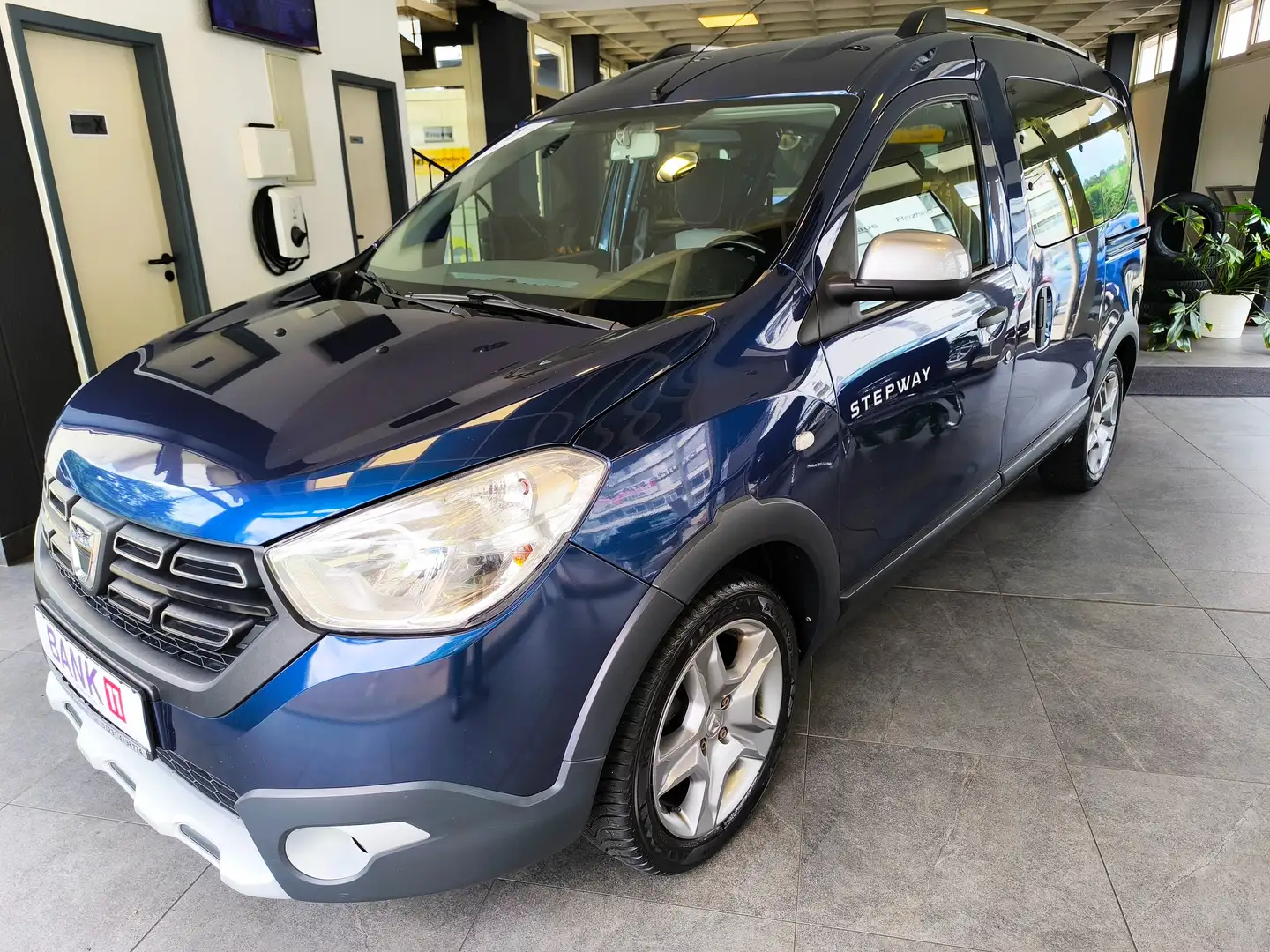 Dacia Dokker Stepw/Navig./Klima./PDC./abnehmb.AHK/Allwetterr. Blau - 1