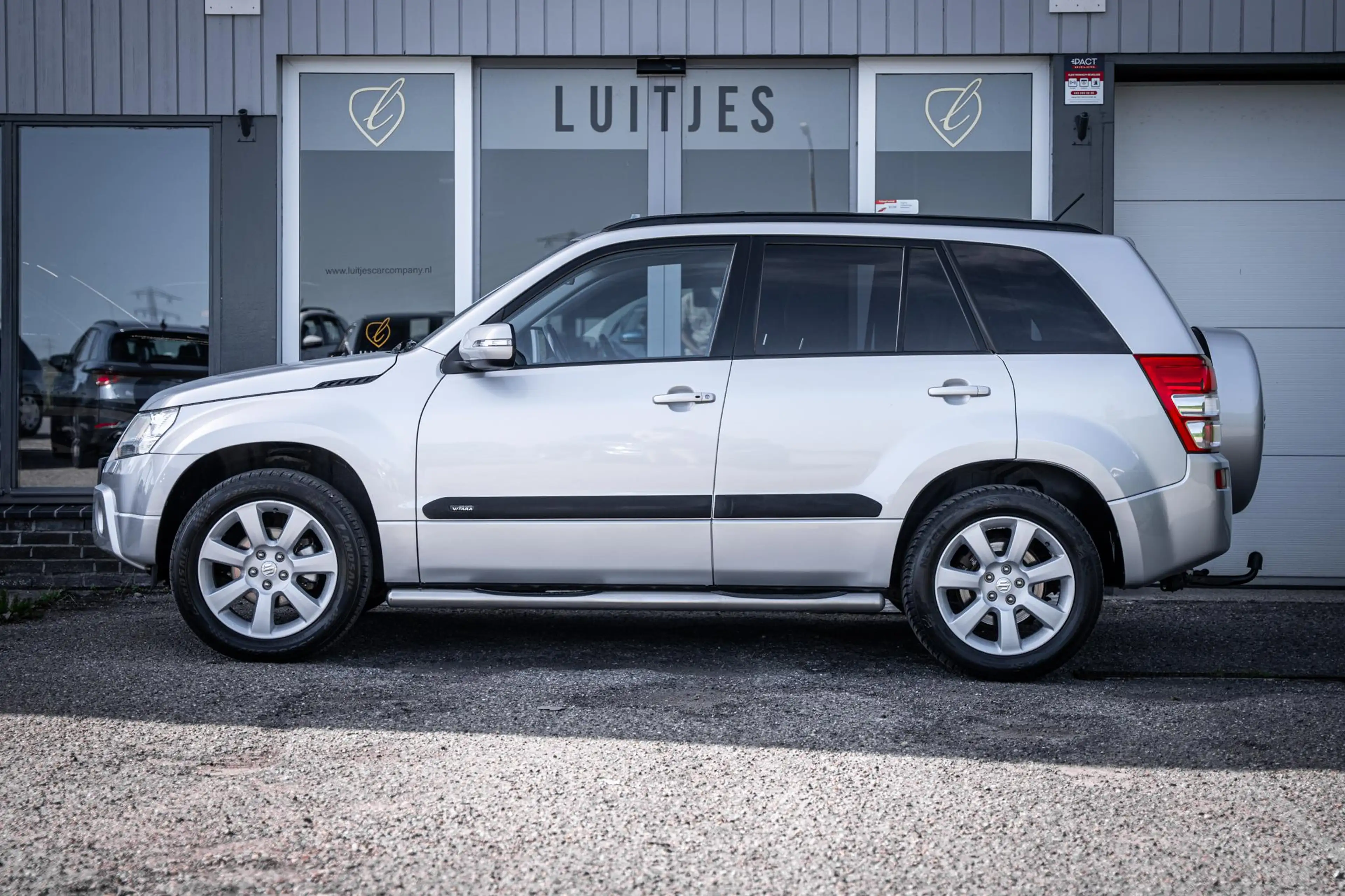 Suzuki Grand Vitara 2.4 4WD 169pk AUT High Executive |Schuifdak|Leder| — photo 16