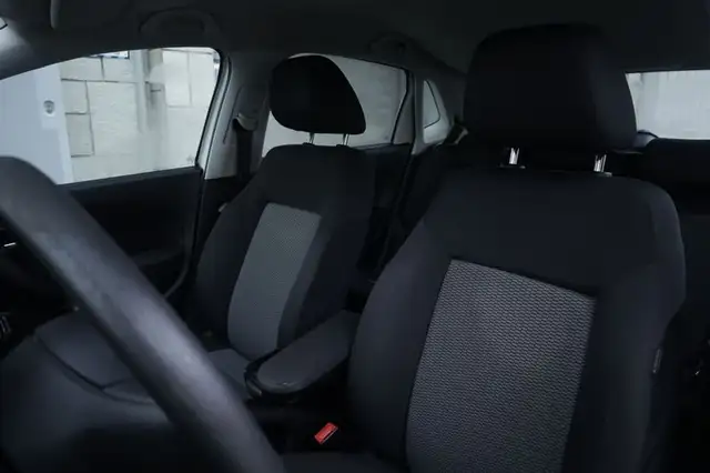 Volkswagen Polo view 16