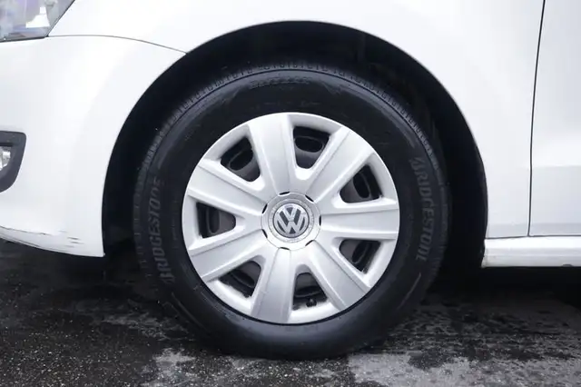 Volkswagen Polo view 5